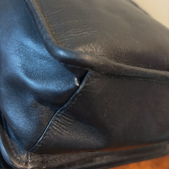 Kenneth Cole   Crossbody bag woven front leather Black /Silvertone back zip pock - Picture 16 of 17